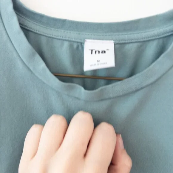 Aritzia TNA Ortiz T-shirt in Teal, Size Medium - Picture 6 of 11